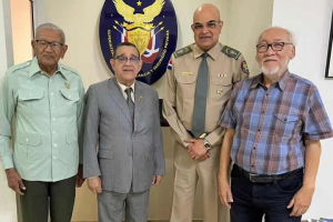 Visita de cortesía a esta SVSP de altos miembros de las Fuerzas Armadas en la honrosa condición de retiro .