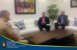 Visita de cortesía del Lic. Boris de León, asesor jurídico y de los señores Edrisis Peralta, Presidente de la Asociación de Armas de Fuego y Mario De la Cruz, del Grupo Peralta.