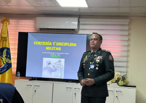 Miembros de la SVSP, participa en charla denominada "Cortesía y Disciplina Militar"