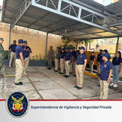 La Superintendencia de Vigilancia y Seguridad Privada (SVSP), imparte entrenamiento sobre combate de incendio y manejo de extintores.