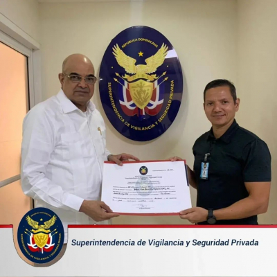 El Director Ejecutivo de la SVSP. realizó entrega de Licencia de Operación a las diferentes empresas de seguridad privada, lo cual les acredita para ofrecer los servicios de seguridad en todo el territorio nacional