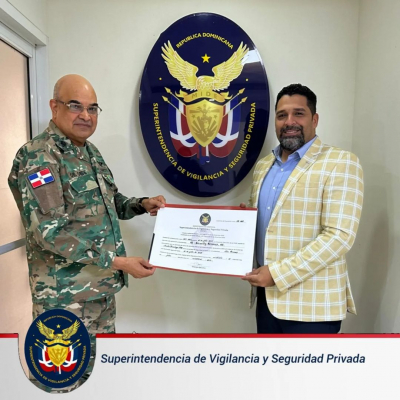 El Director Ejecutivo de la SVSP. hizo entrega de Pergaminos de Licencias de Operación a varias empresas de seguridad privada del país.